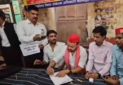 ‘Make cow Rashtra Mata’: SP leader writes to PM Modi with his blood | Video