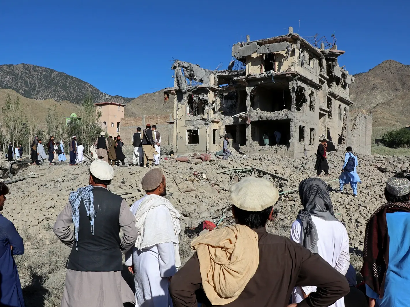 Afghanistan launches airstrikes inside Pakistan, targets ISIS centres: Taliban Afghanistan launches airstrikes inside Pakistan, targets ISIS centres: Taliban