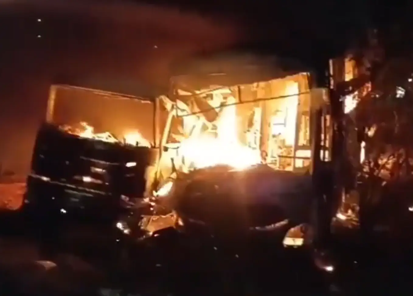 7 dead, 22 injured after bus crashes into truck and catches fire on Delhi-Mumbai expressway in Rajasthan