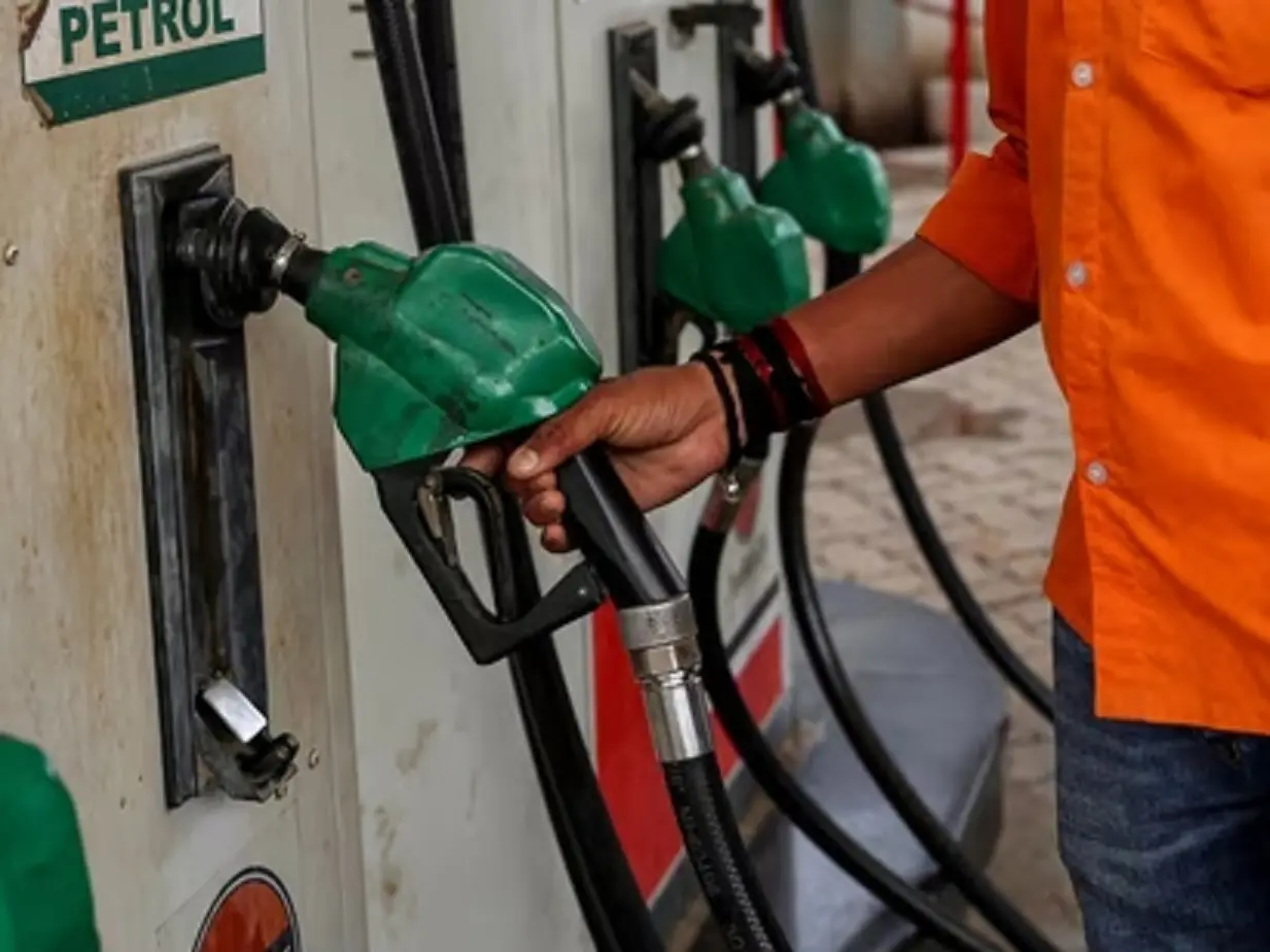 Auto experts reject concerns over E20, say even F1 cars run on it; back govt Auto experts reject concerns over E20, say even F1 cars run on it; back govt