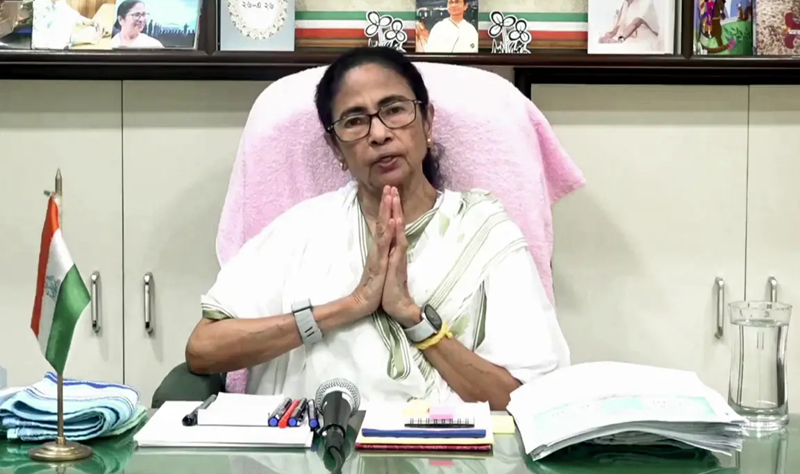 Mamata Banerjee issues 'kill me' dare after TMC rebels take over party office: 'Join BJP and...'