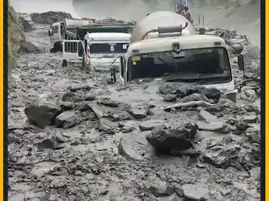 J-K: Kishtwar-Jammu NH-244 closed after flash flood, vehicles stranded 