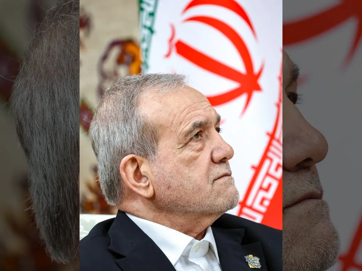 WATCH: Iran's Pezeshkian meets with 'Death to compromiser' chants at Khamenei funeral amid talks with US WATCH: Iran's Pezeshkian meets with 'Death to compromiser' chants at Khamenei funeral amid talks with US