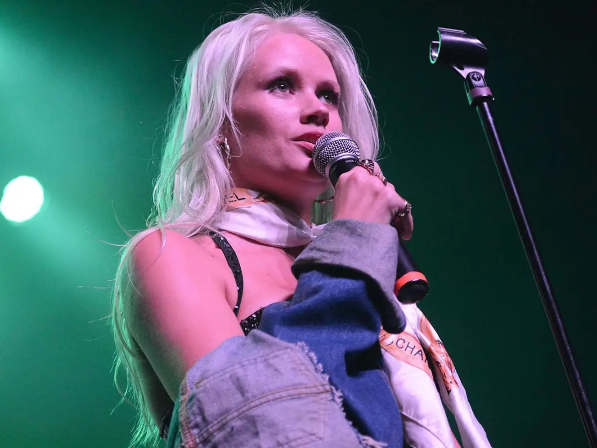 Party Rock Anthem singer Lauren Bennett tragically passes away at 37 Party Rock Anthem singer Lauren Bennett tragically passes away at 37