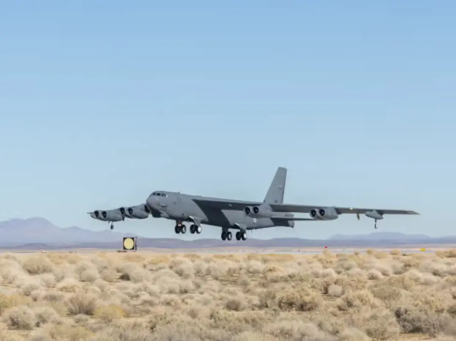 Why the B-52 bomber lands in a way that looks completely wrong