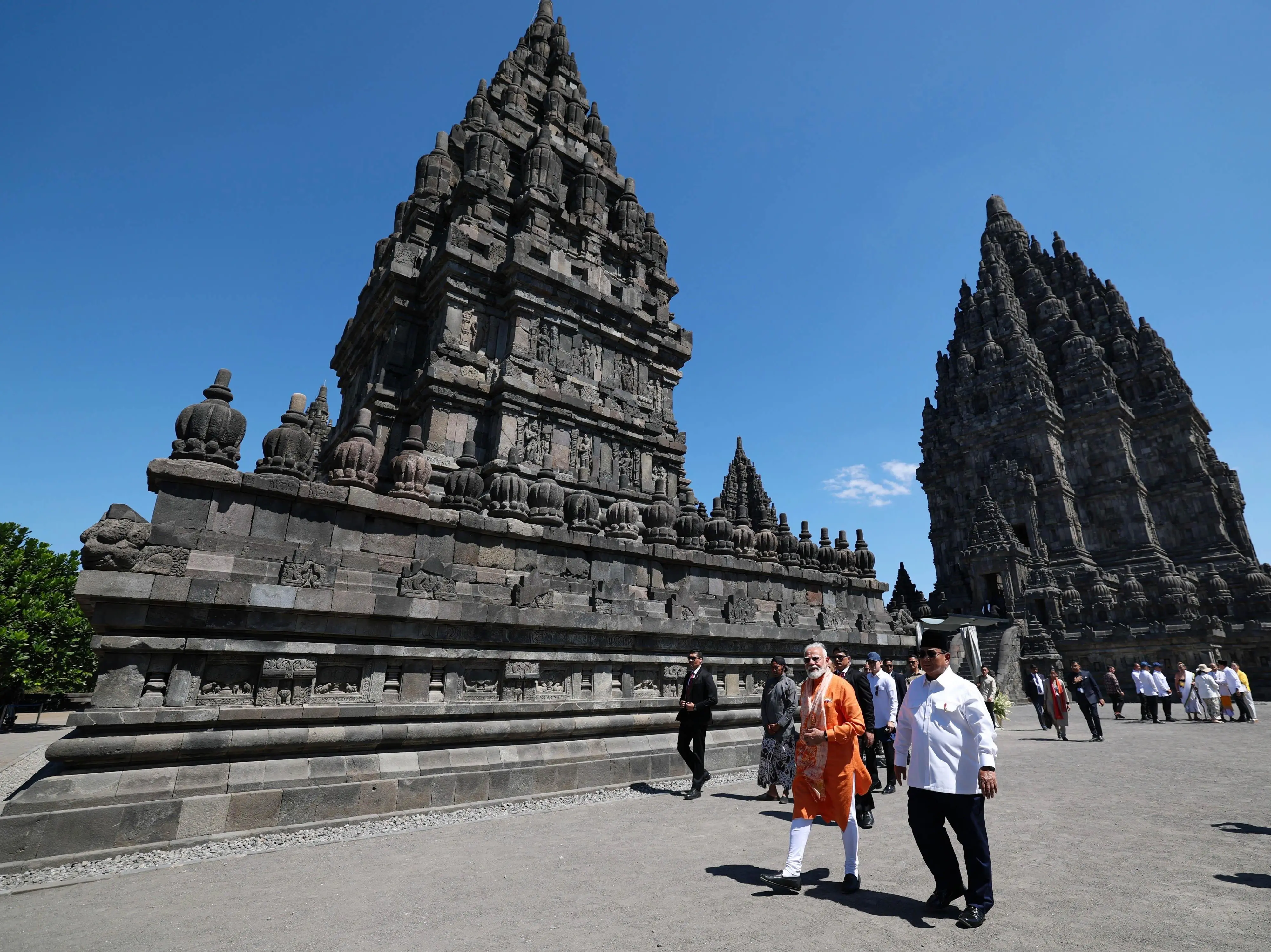 'Om Namah Shivaya’ chants echoing: The Hindu connection of Prambanan Temple visited by PM Modi in Indonesia 'Om Namah Shivaya’ chants echoing: The Hindu connection of Prambanan Temple visited by PM Modi in Indonesia