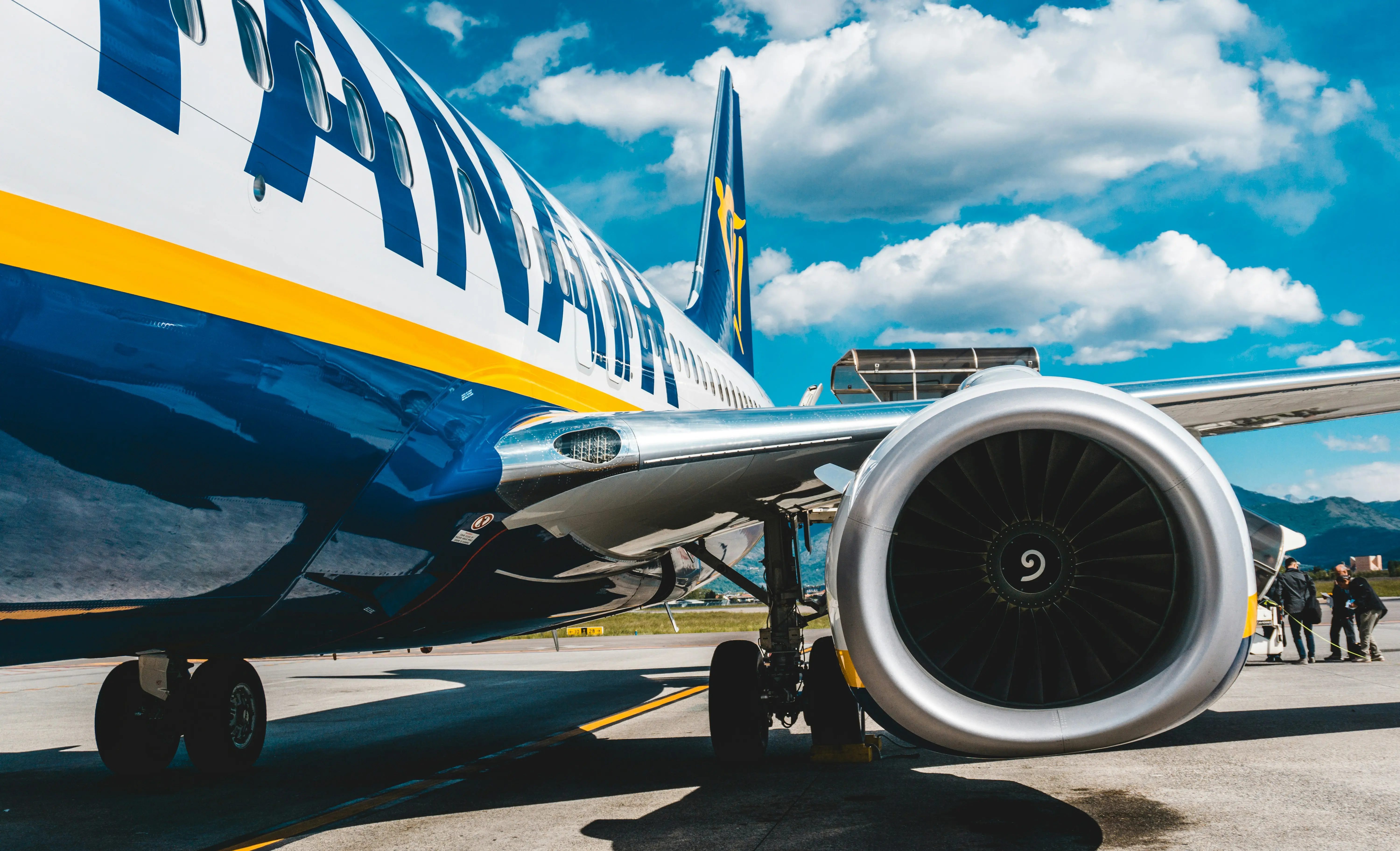 Drunk British tourist tries to kiss male steward on Ryanair flight to Spain, arrested