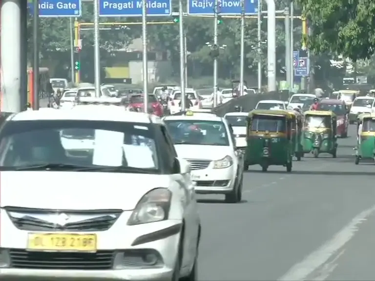It's 'raining' money for cab drivers: Delhi NCR commuters forced to shell out over 3 times the fare It's 'raining' money for cab drivers: Delhi NCR commuters forced to shell out over 3 times the fare
