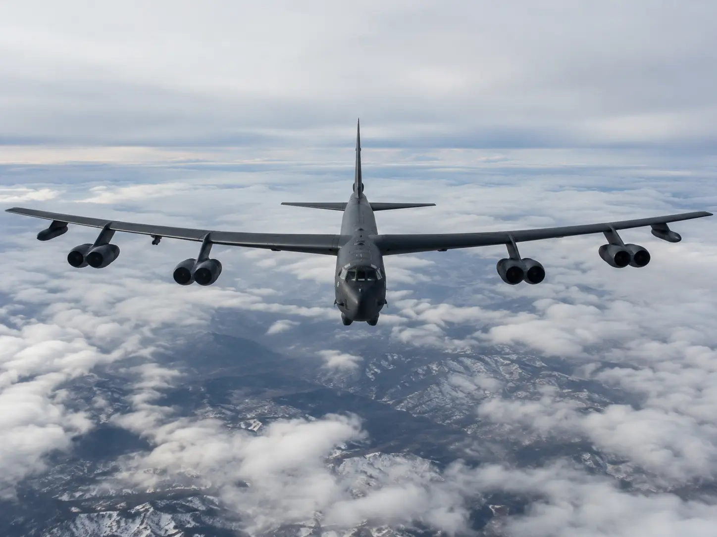 Why does the B-52 bomber still use eight engines?