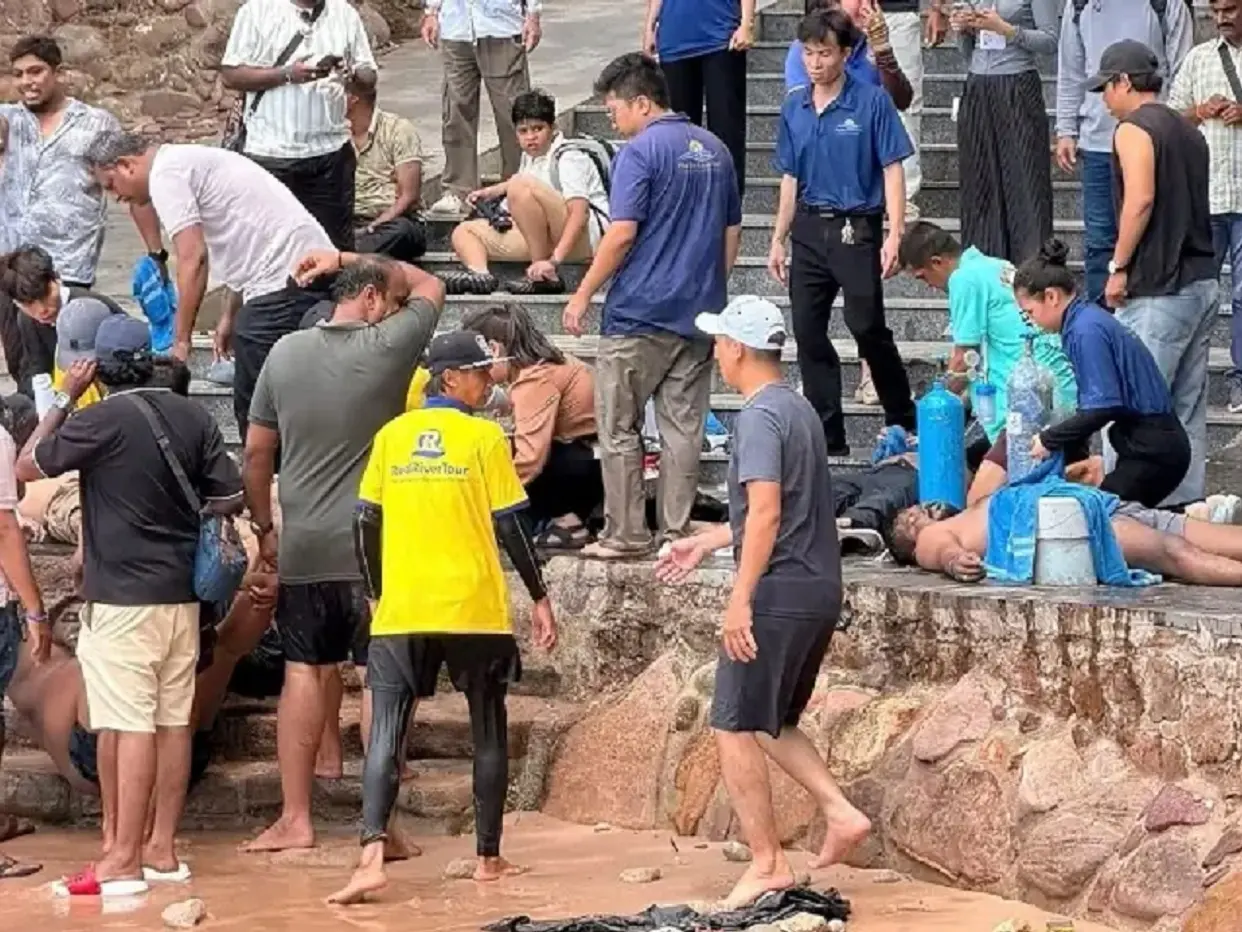 Vietnam Police detain captain of speedboat that capsized killing 15 Indian tourists Vietnam Police detain captain of speedboat that capsized killing 15 Indian tourists