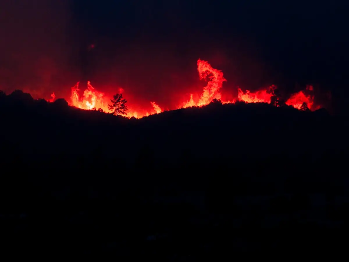 Minnesota wildfires: Tim Walz declares emergency, deploys National Guard ...
