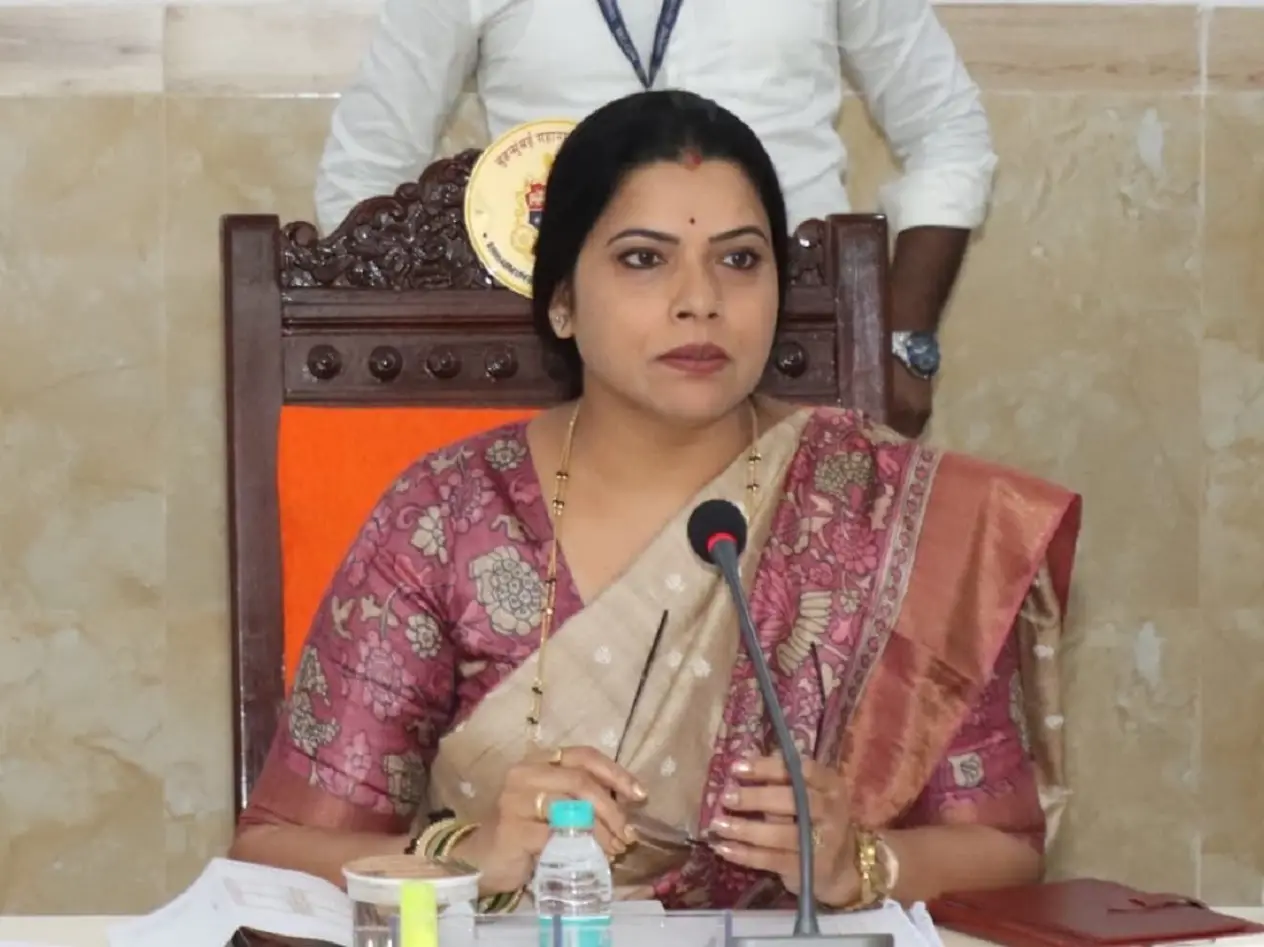 Mumbai mayor proposes ‘One Patient-One Relative’ policy for BMC hospitals to curb overcrowding Mumbai mayor proposes ‘One Patient-One Relative’ policy for BMC hospitals to curb overcrowding