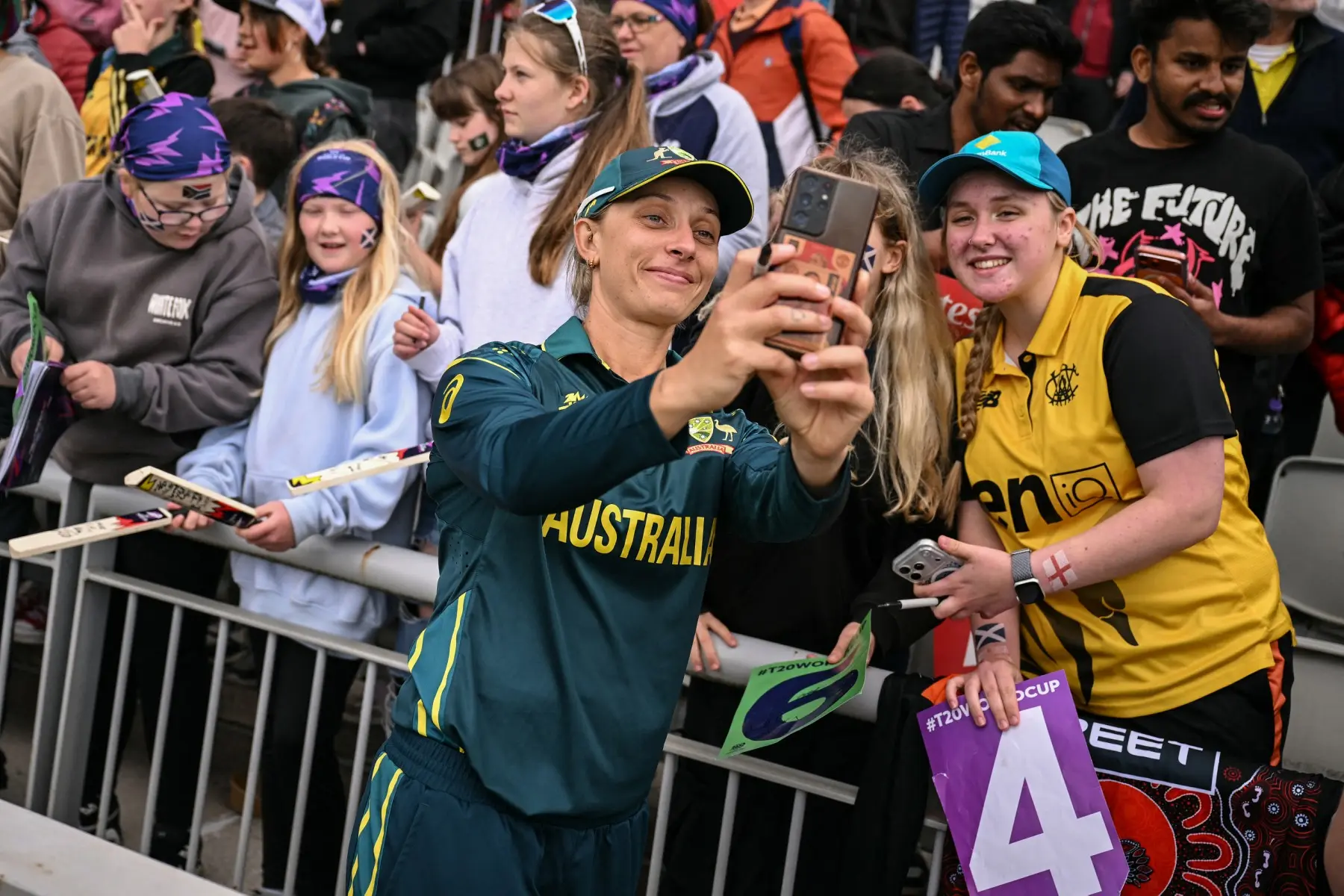 Cheating row rocks Australian cricket! Ashleigh Gardner accused of affair with teammate. What's happening