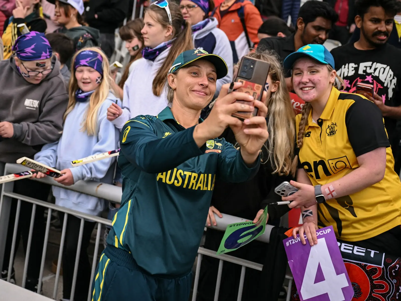 Cheating row rocks Australian cricket! Ashleigh Gardner accused of affair with teammate. What's happening