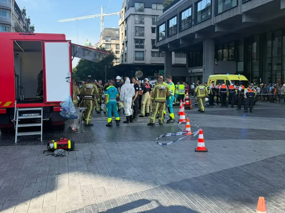 Brussels tower fire kills at least six, several workers remain unaccounted for Brussels tower fire kills at least six, several workers remain unaccounted for
