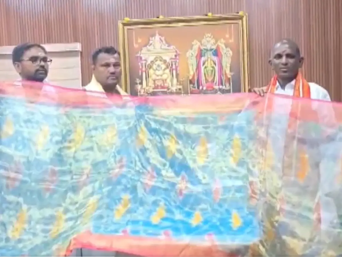 Matchbox miracle: Telangana weaver gifts 5.5-metre silk saree that fits inside a matchbox to Goddess Bharamaraba at Srisailam temple | VIDEO