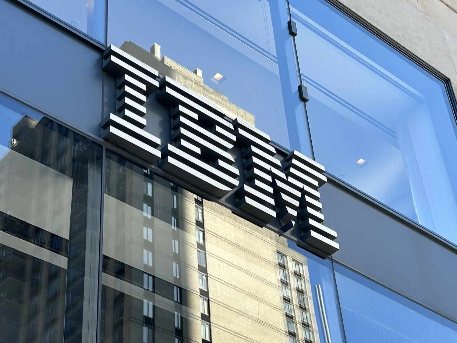 Biggest crash in nearly 60 years: IBM shares tumble 25% as AI spending reshapes enterprise technology