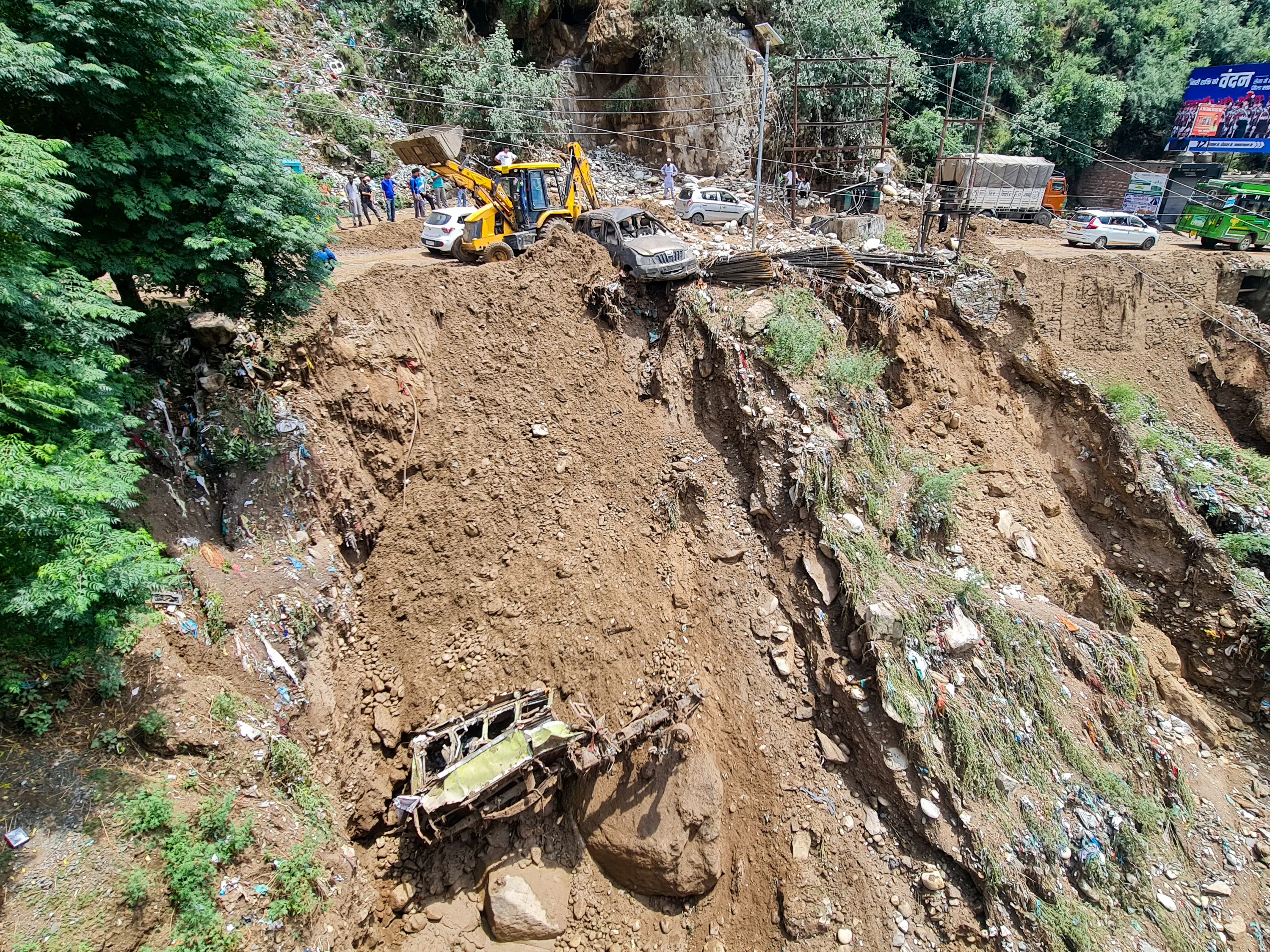 Flash flood, landslide risk looms in J&K as MeT warns of heavy rain spell from July 18 Flash flood, landslide risk looms in J&K as MeT warns of heavy rain spell from July 18