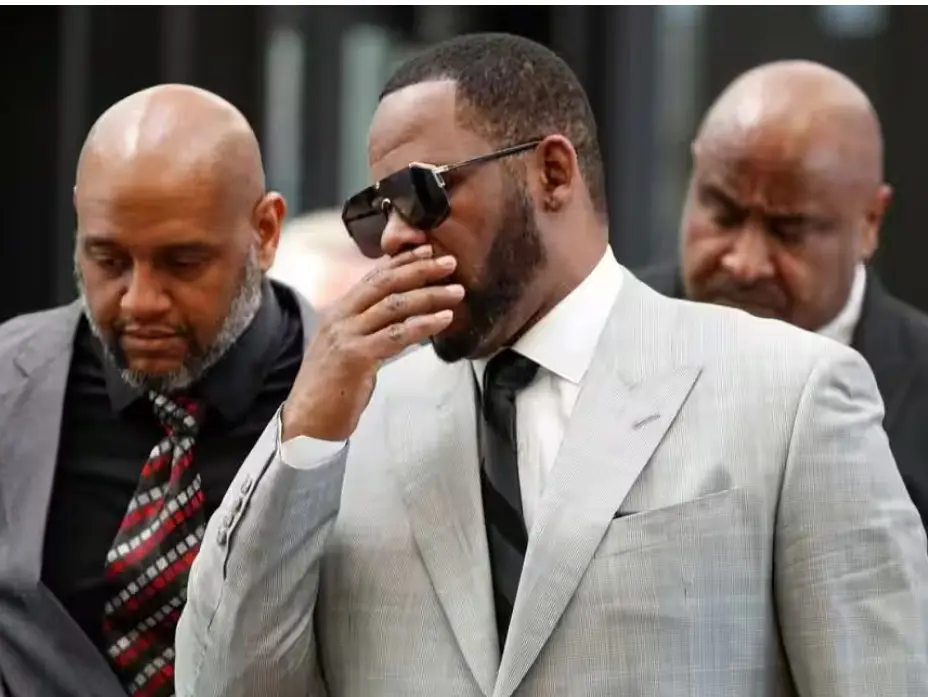 R Kelly seeks help from Donald Trump to reduce his 30-Year sentence R Kelly seeks help from Donald Trump to reduce his 30-Year sentence