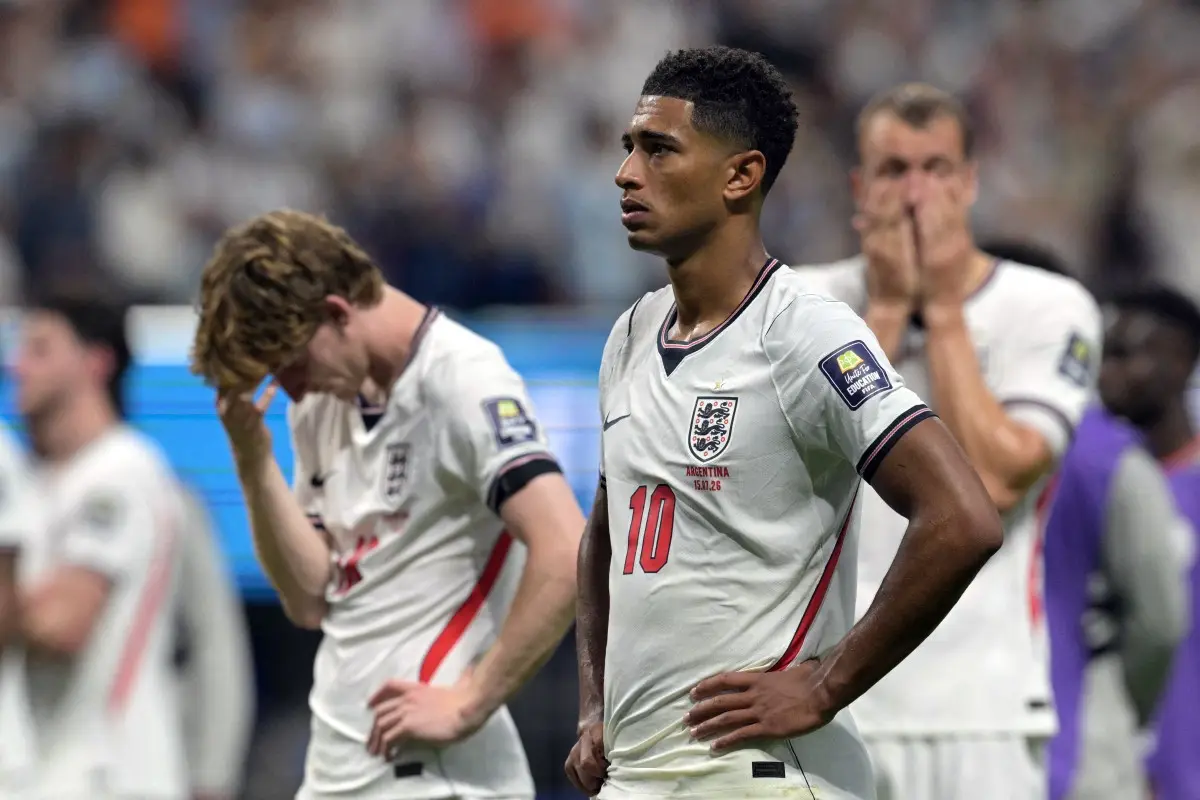 FIFA 2026 | Bellingham loses cool, taps Argentine player on head after loss - WATCH