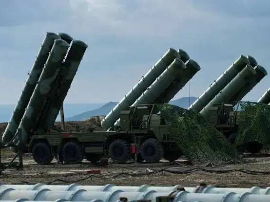 How the S-400 tracks multiple targets at once