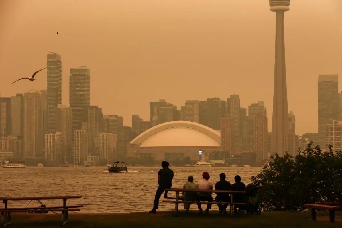 Toronto is among the world's worst-polluted cities currently, and it could affect US cities too. Here's why