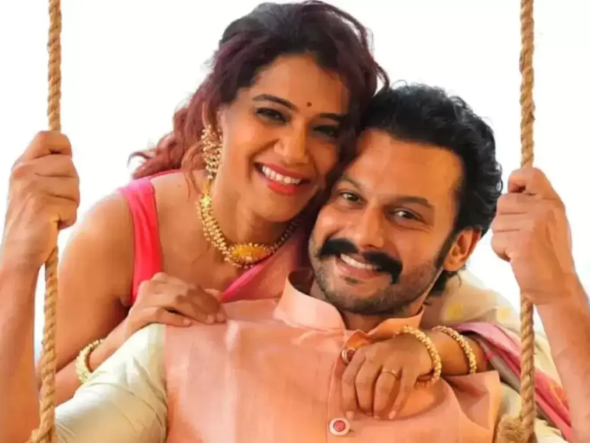 Marathi actor Addinath Kothare and Urmila Kanetkar announce separation after 15 years of marriage Marathi actor Addinath Kothare and Urmila Kanetkar announce separation after 15 years of marriage