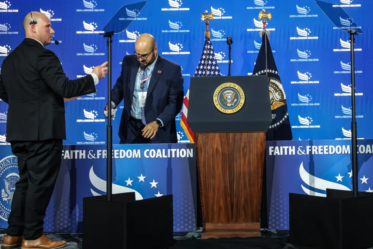 White House teleprompter operator Gabriel Perez placed on leave after winning $100K betting on Trump's speeches