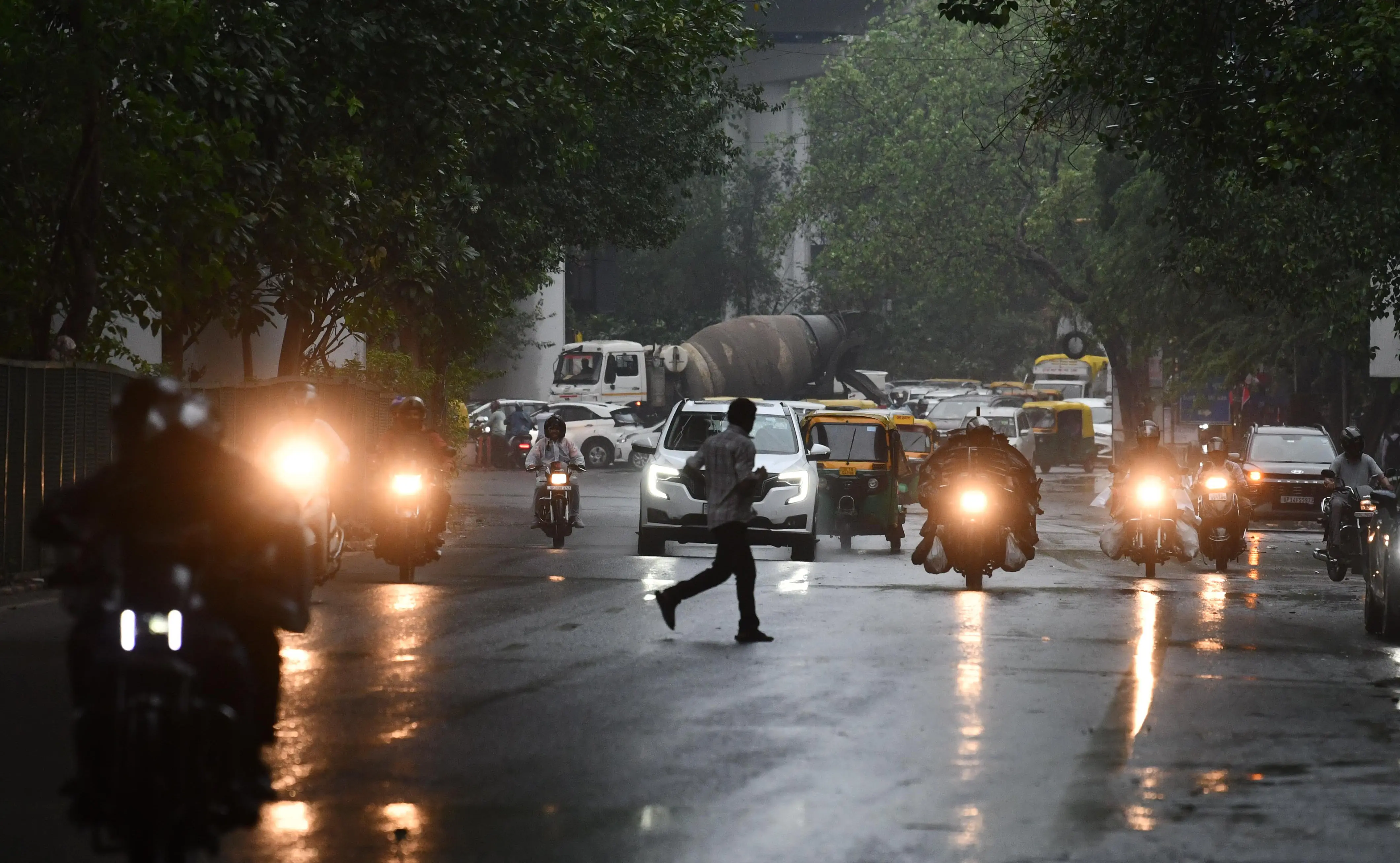 Delhi logs warmest July night since 2021; IMD issues weekend yellow alert for rain