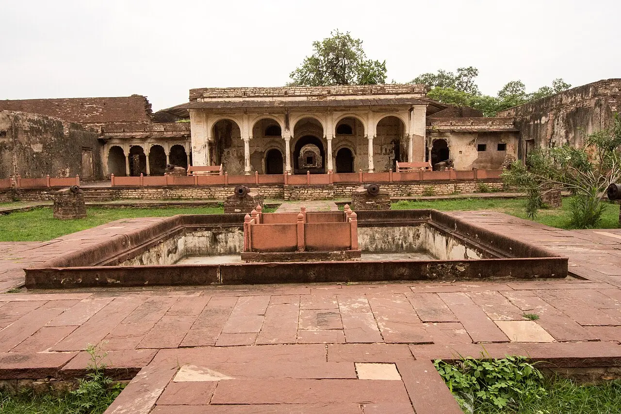 Cannon event! 16th century artefact weighing 3.5 tonnes stolen from MP’s Narwar Fort