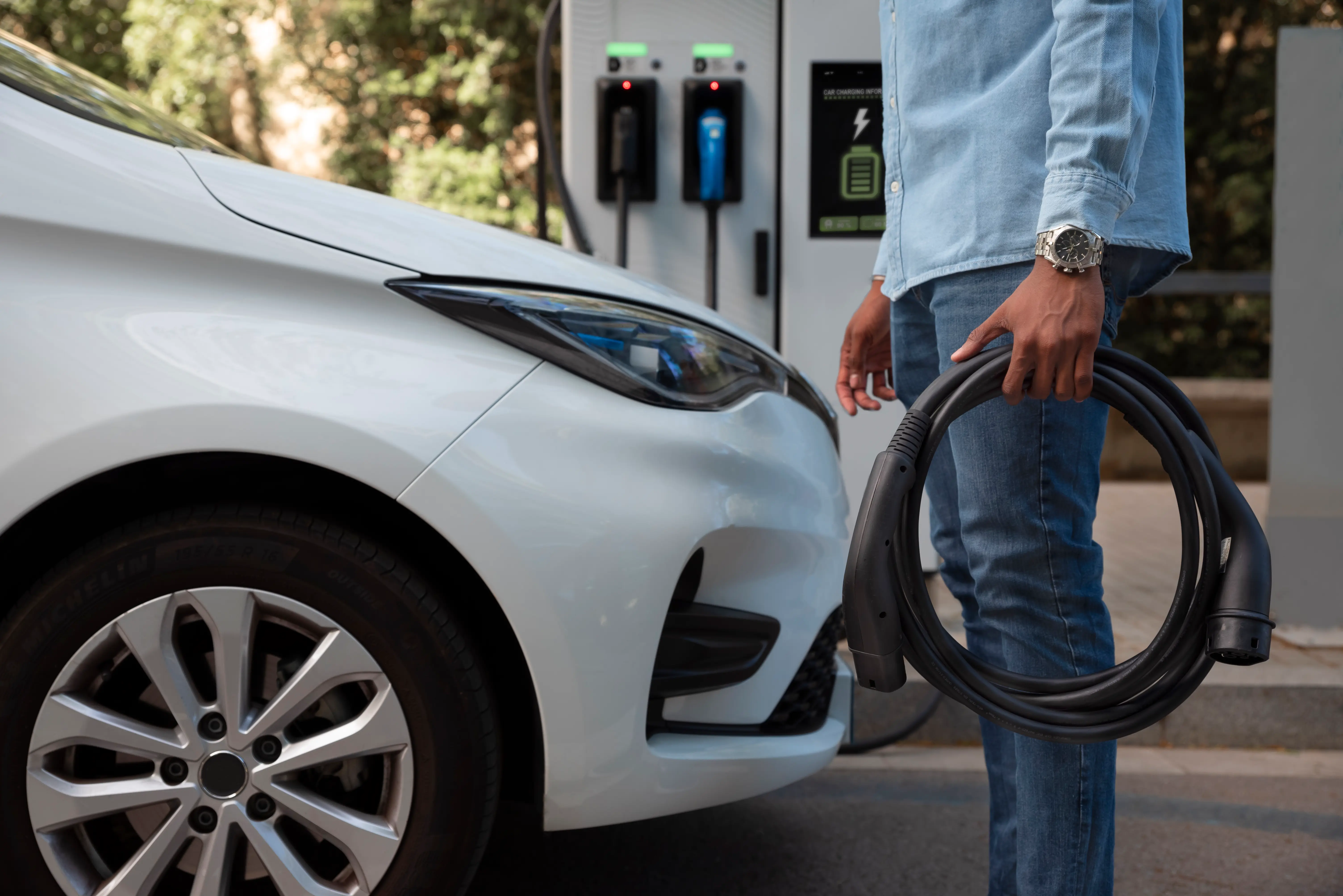 Discard or reinvest? How India's transition from existing vehicles to EVs can reduce crude oil dependency