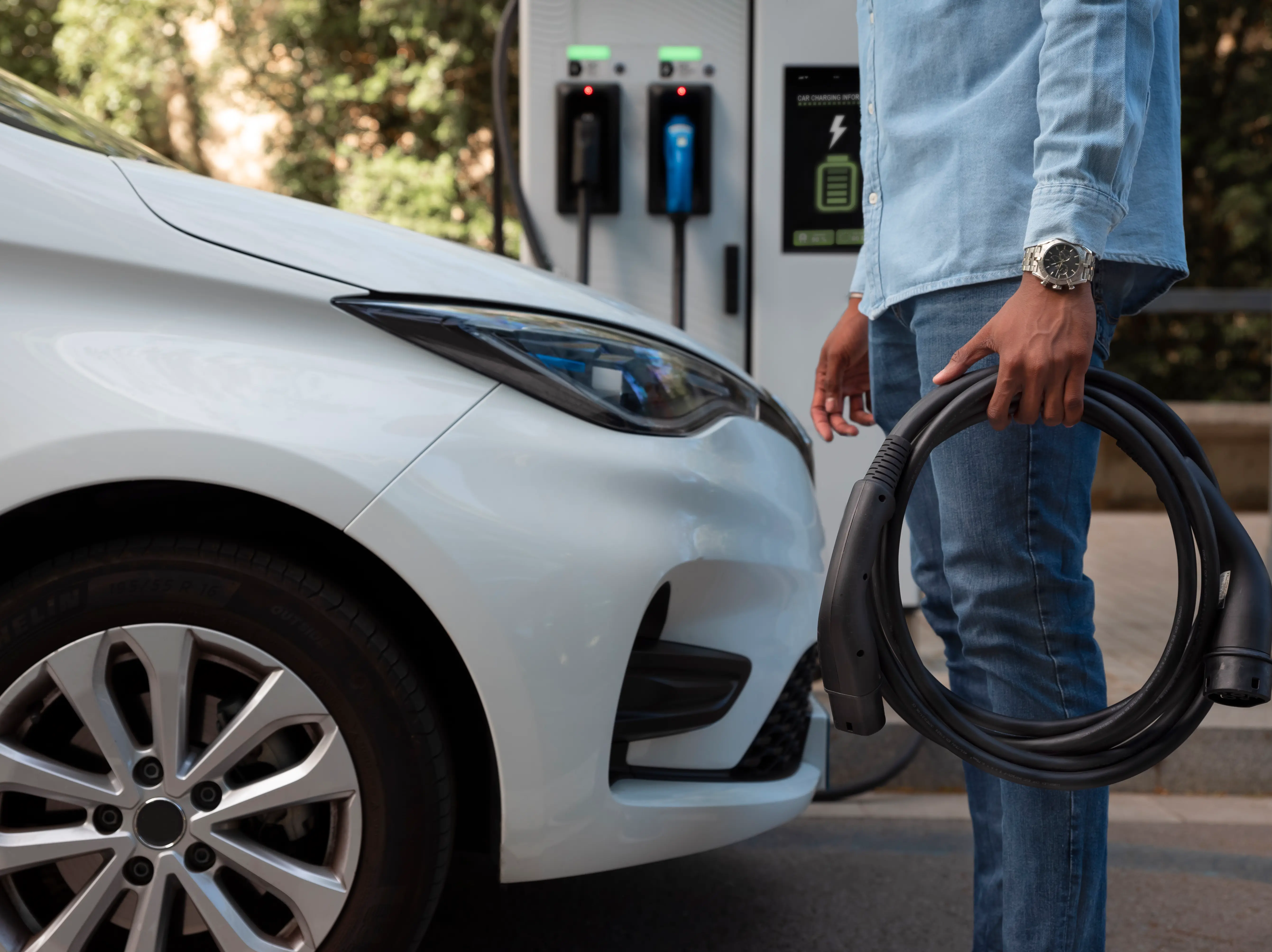 Discard or reinvest? How India's transition from existing vehicles to EVs can reduce crude oil dependency
