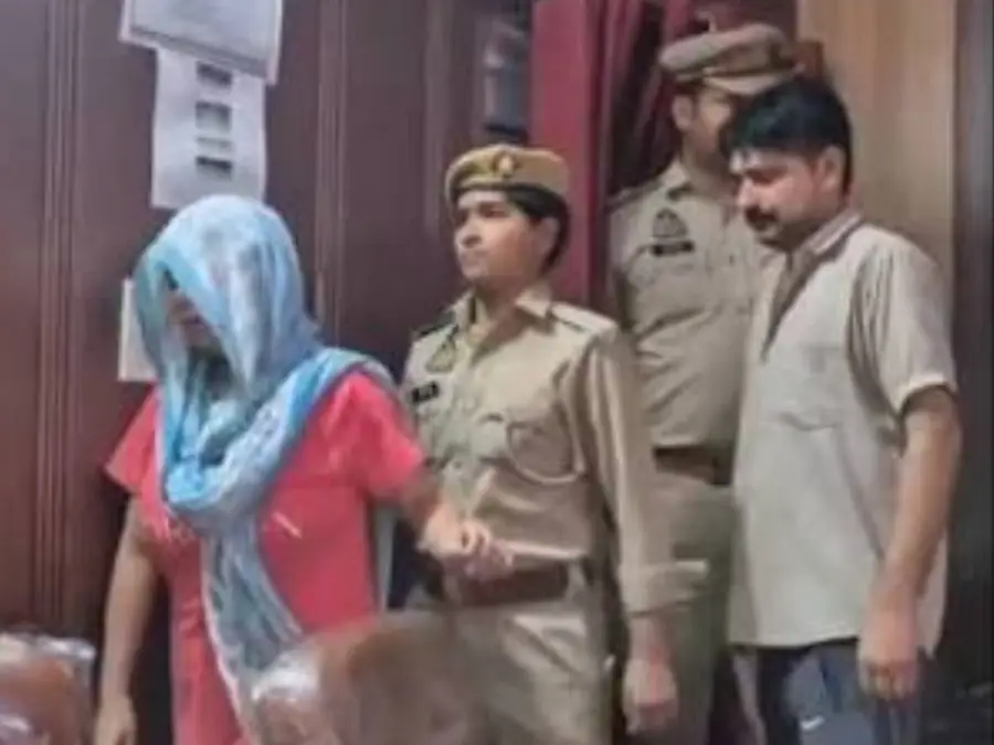 UP woman, alleged lover kill husband by releasing venomous snake into his bed