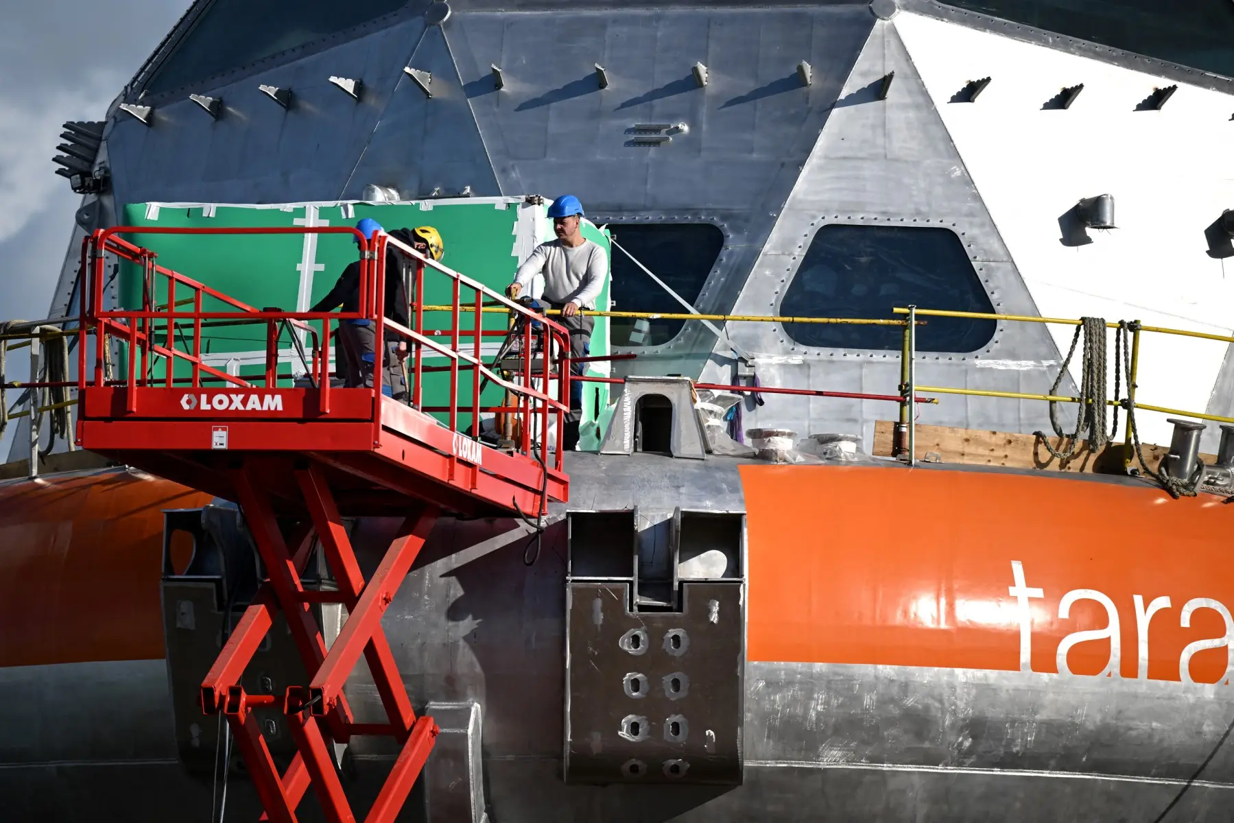 What is the Tara Polar Station?
