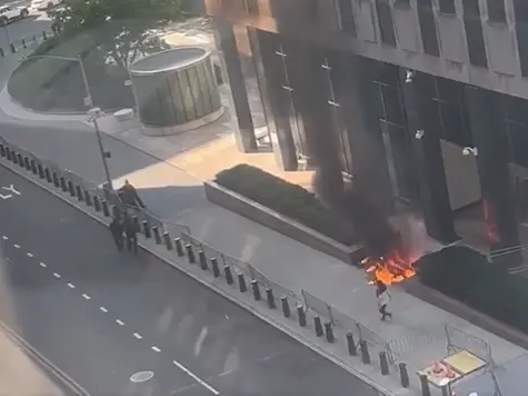 WATCH: Man in custody after allegedly igniting blaze at Manhattan federal building WATCH: Man in custody after allegedly igniting blaze at Manhattan federal building