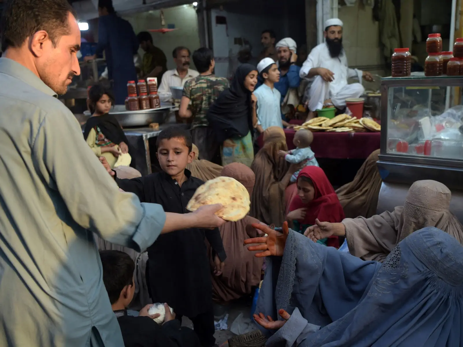 Nearly 3 in 10 Pakistanis now live below poverty line amid deepening economic crisis Nearly 3 in 10 Pakistanis now live below poverty line amid deepening economic crisis