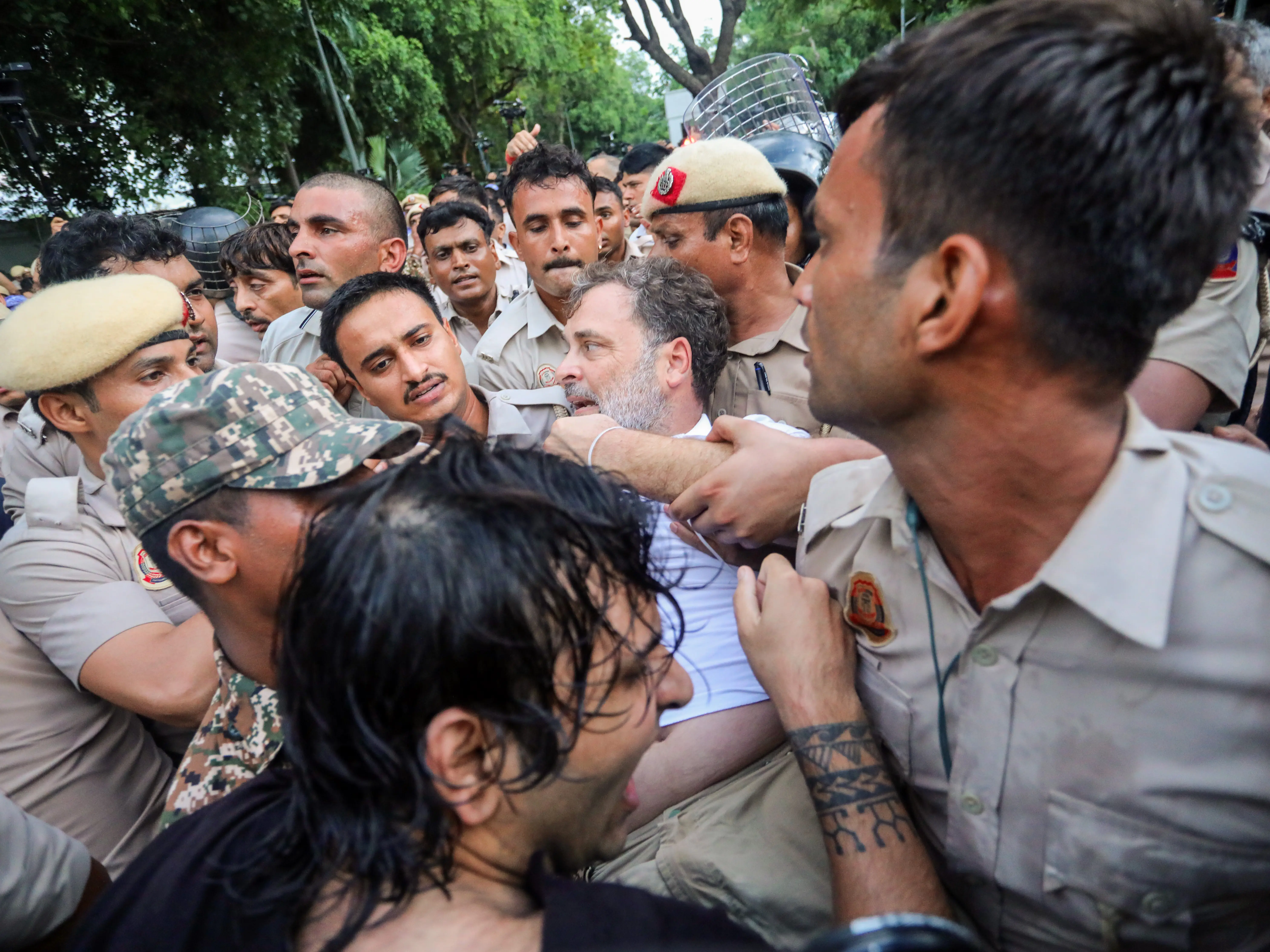 Watch | Rahul Gandhi, Priyanka detained during sit-in outside prime minister residence Watch | Rahul Gandhi, Priyanka detained during sit-in outside prime minister residence