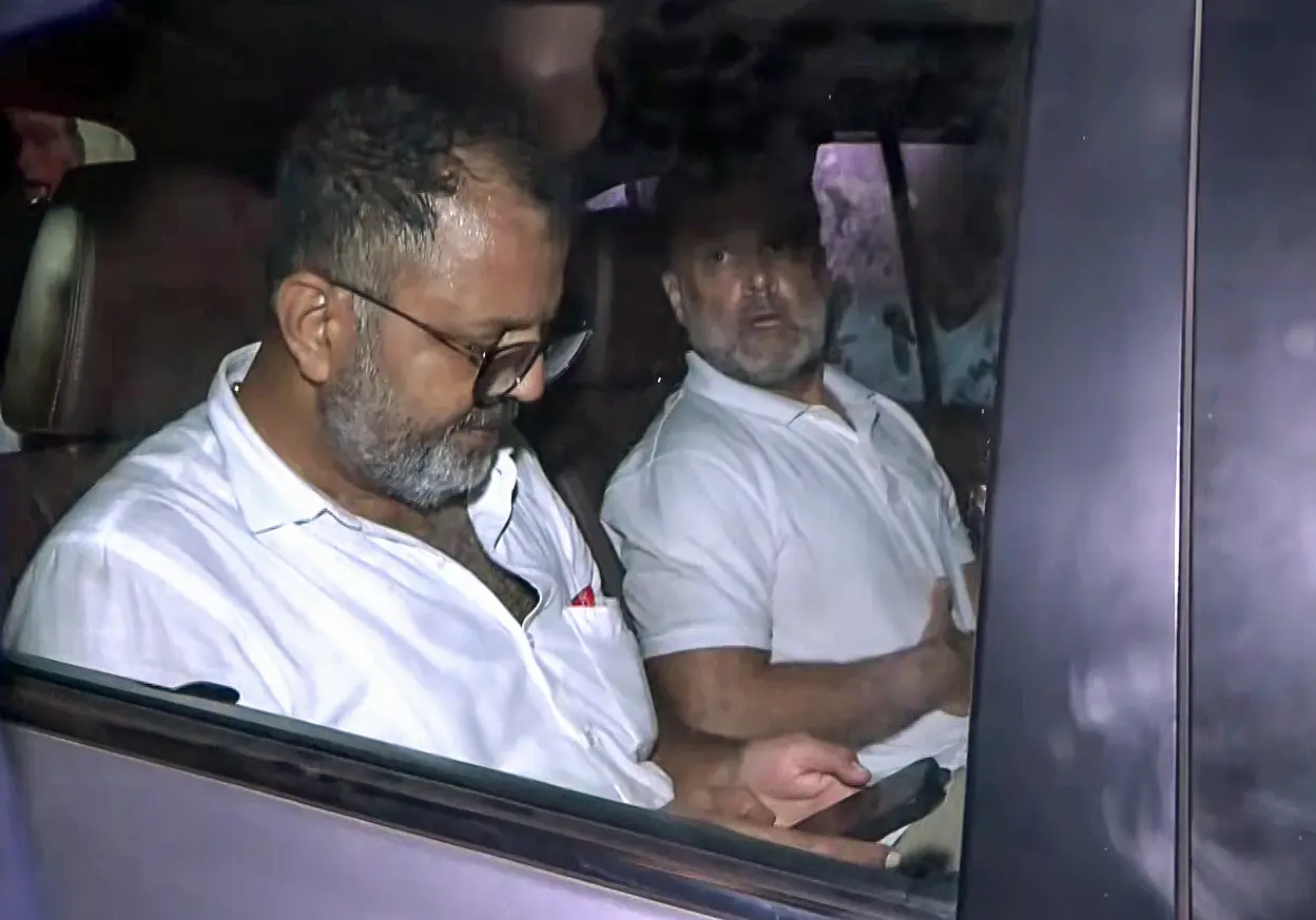 Rahul Gandhi, Priyanka released after detention outside PM's residence, vow to fight on