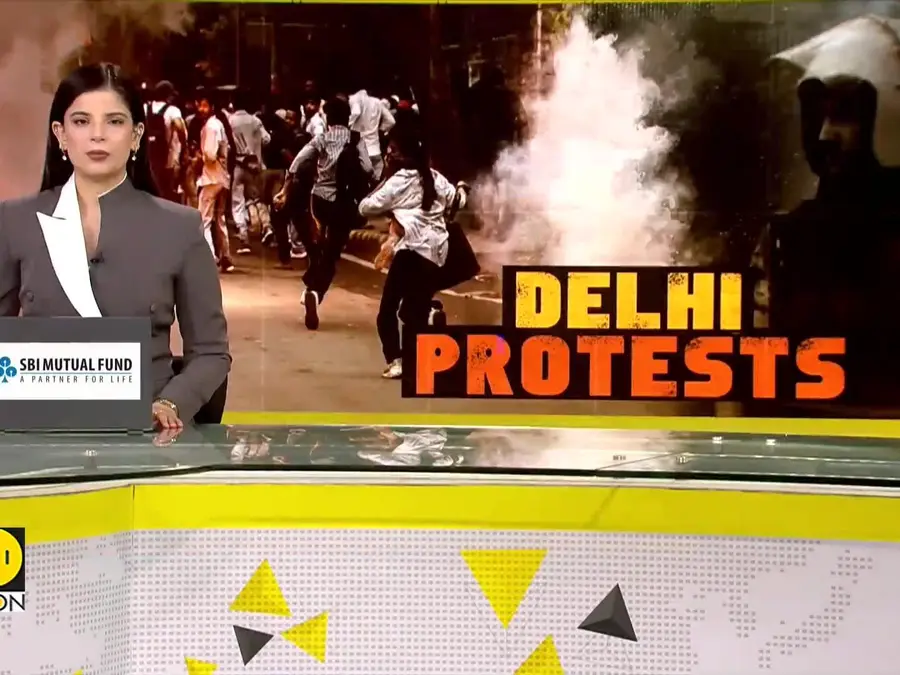 NEET protest escalates in Delhi | Rahul, Priyanka Gandhi detained during education reform protest