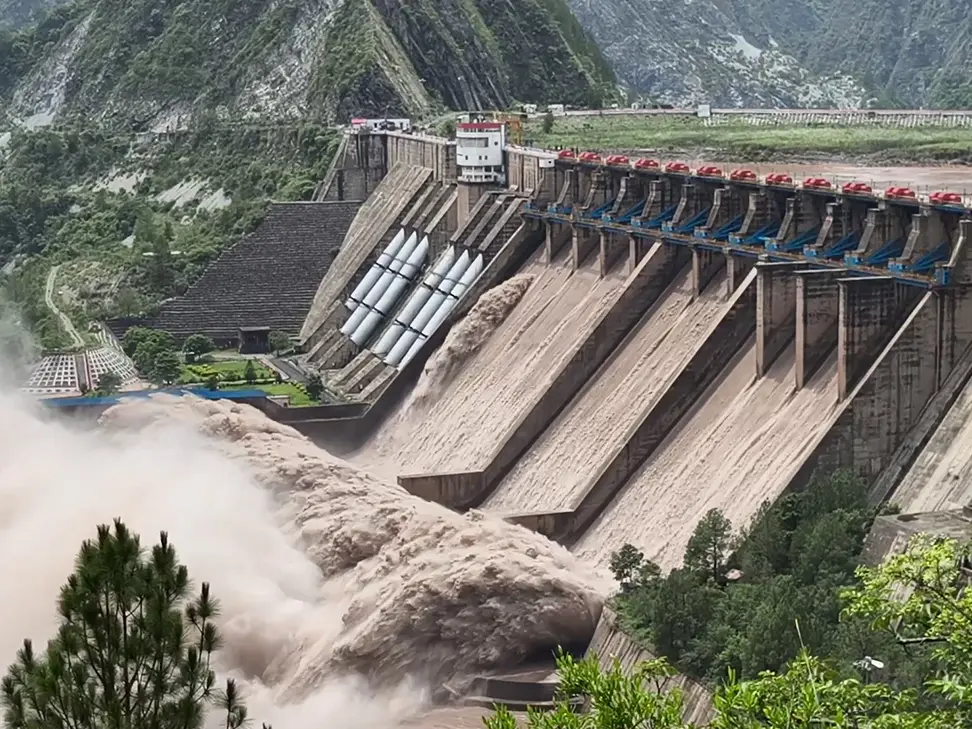 Rain havoc across J&K: NH-44 shut, landslides block roads Rain havoc across J&K: NH-44 shut, landslides block roads