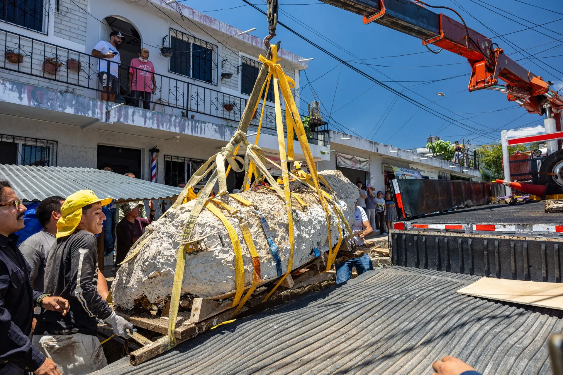 Mystery of ancient burial: Archaeologists uncover 3,000-year-old skeleton in El Salvador