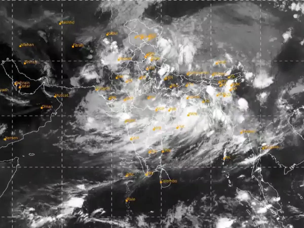 ISRO satellite captures monsoon clouds over India