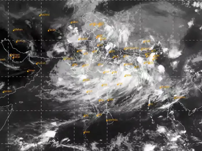 ISRO satellite captures monsoon clouds blanketing 95% of India; IMD issues rain alert ISRO satellite captures monsoon clouds blanketing 95% of India; IMD issues rain alert