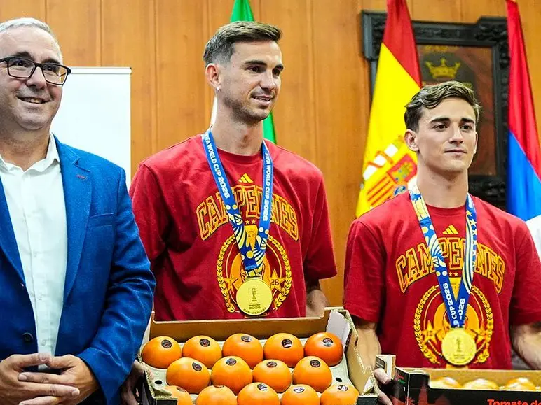 Spain's World Cup stars Fabian Ruiz and Gavi rewarded with their weight in tomatoes. Here's why Spain's World Cup stars Fabian Ruiz and Gavi rewarded with their weight in tomatoes. Here's why