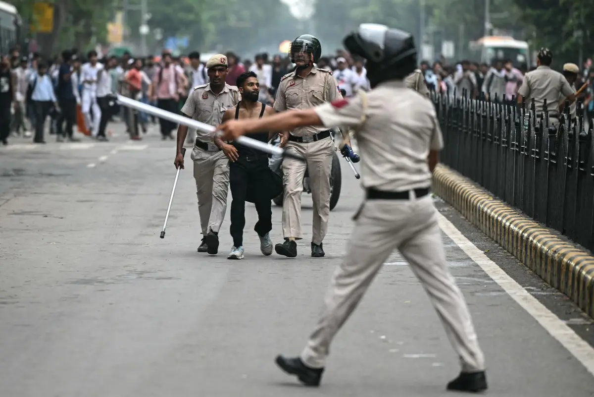 FACT CHECK: Boys were detained for carrying food to Jantar Mantar? Delhi Police refutes claim