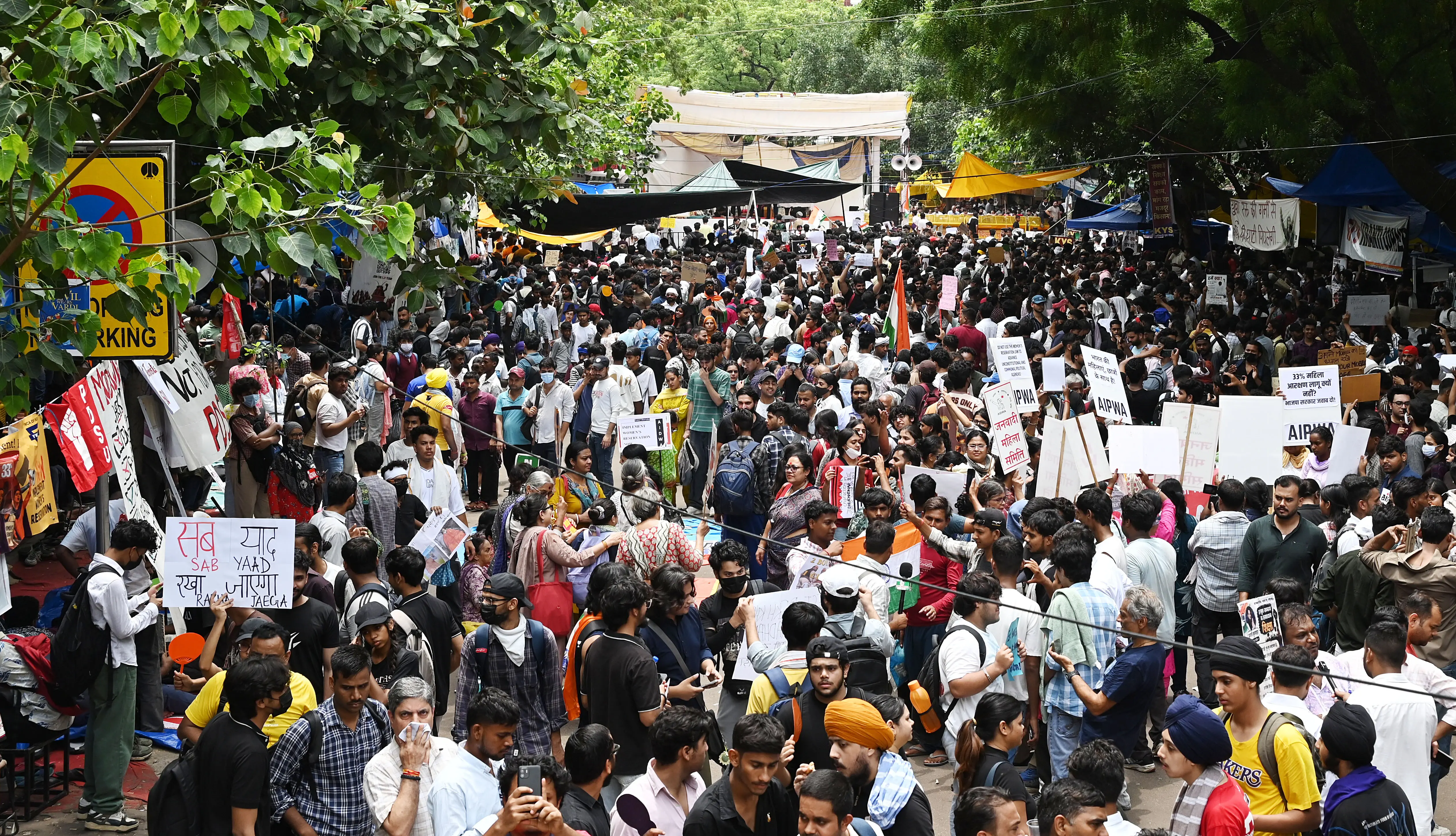 Delhi NEET protests: How Bluetooth mesh apps kept communication alive without internet