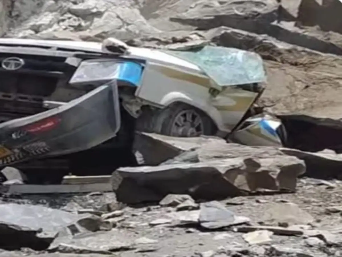 At least 13 killed as landslide collapses on a taxi in Himachal's Lahaul-Spiti