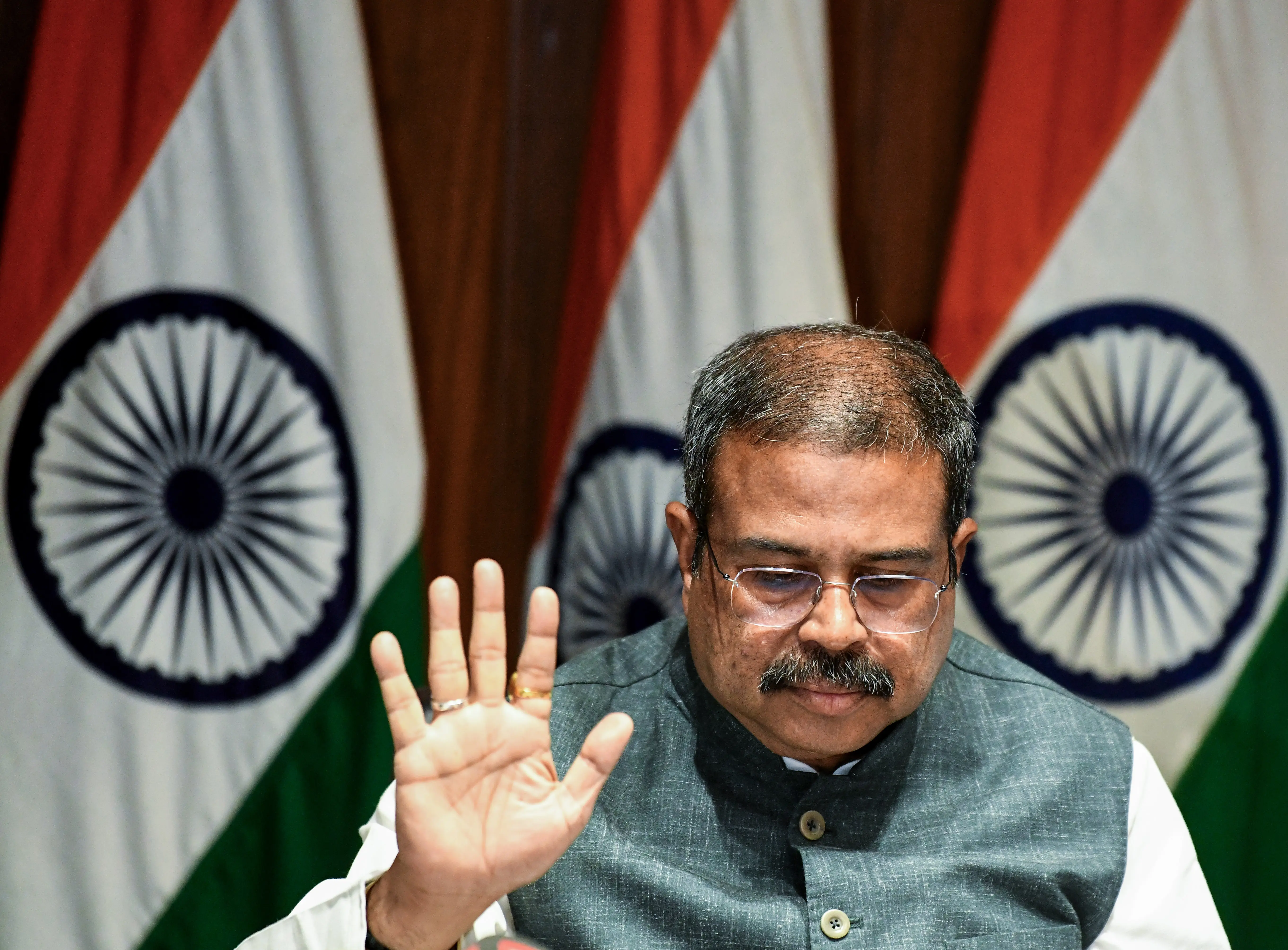 Another education minister resigned amid corruption row before Dharmendra Pradhan — but not in India