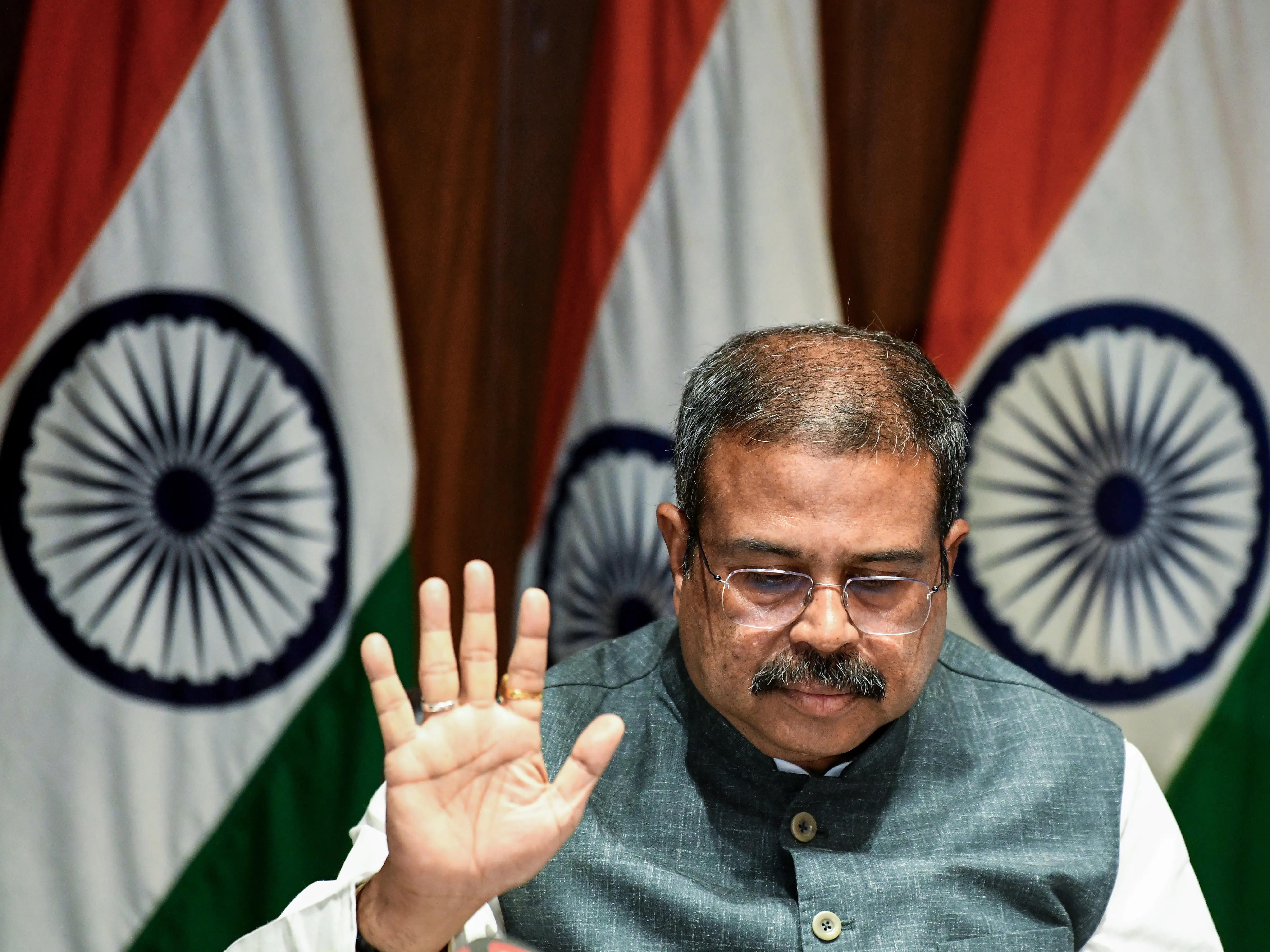 Another education minister resigned amid corruption row before Dharmendra Pradhan — but not in India