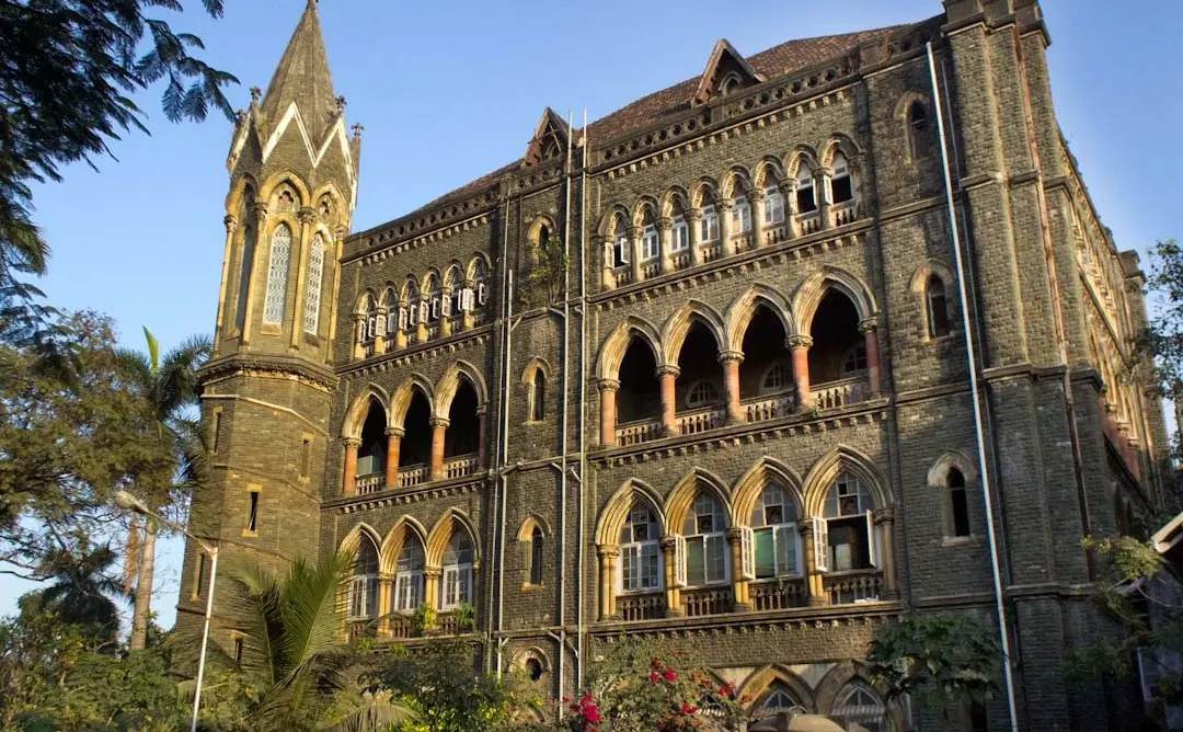 Bombay HC denies maintenance plea of woman earning more than husband